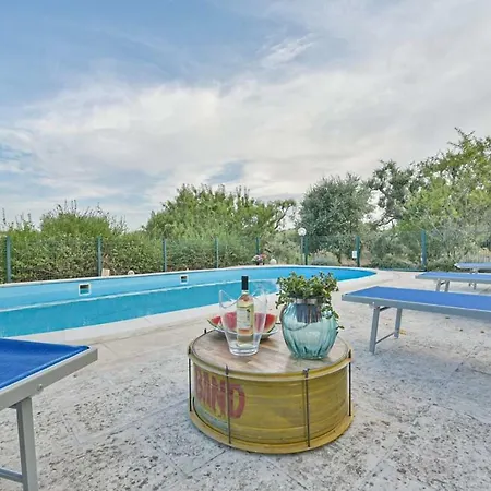 La Rondine Con Piscina *